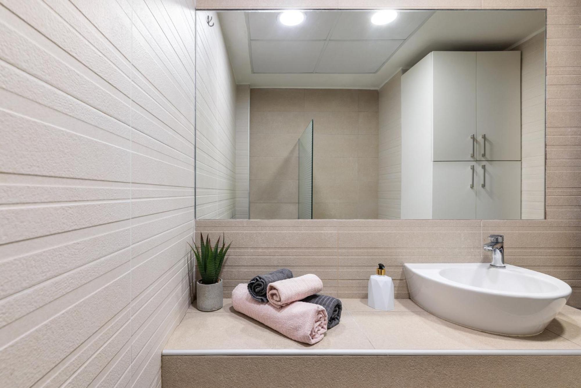 Aristotle Spot, City View Apartment By Binobi! Soluň Exteriér fotografie